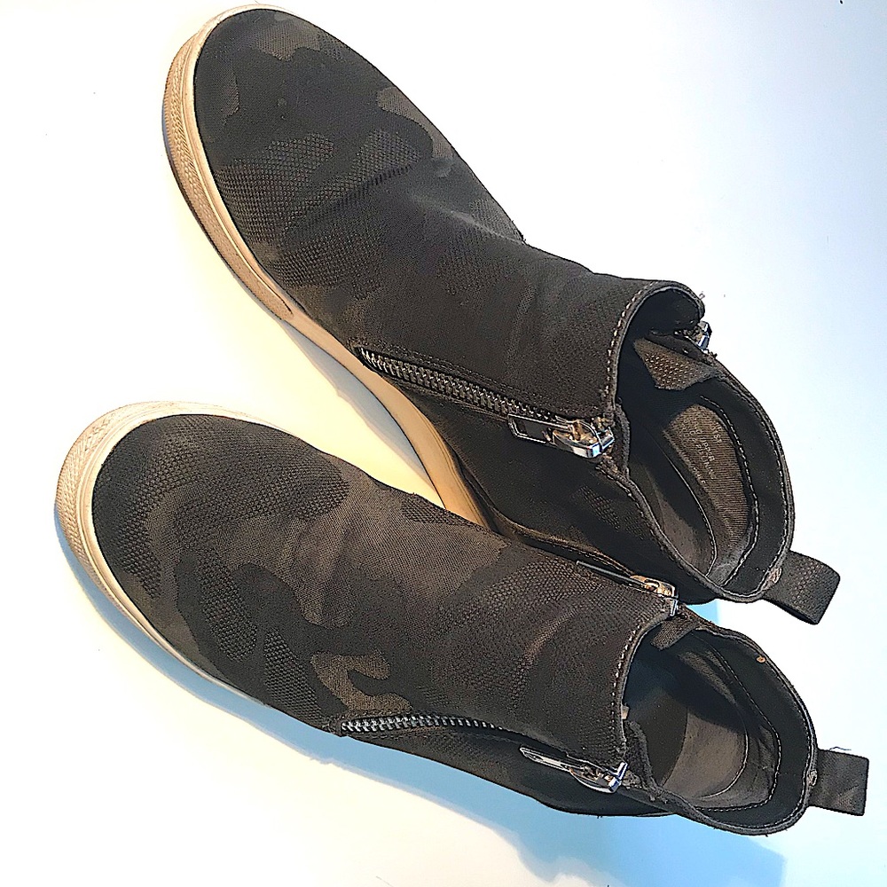 Steve Madden camo caliber wedge sneaker
